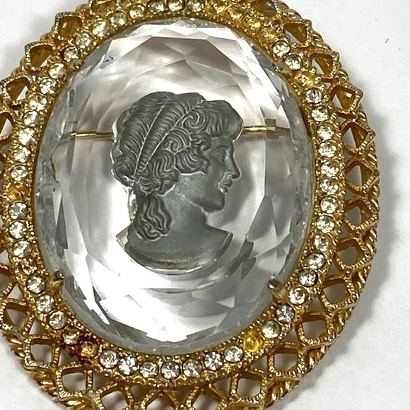 Intaglio Brooch Pin Oval Gold Tone Frame Rhinestones Large Flaw - Picture 9 of 10